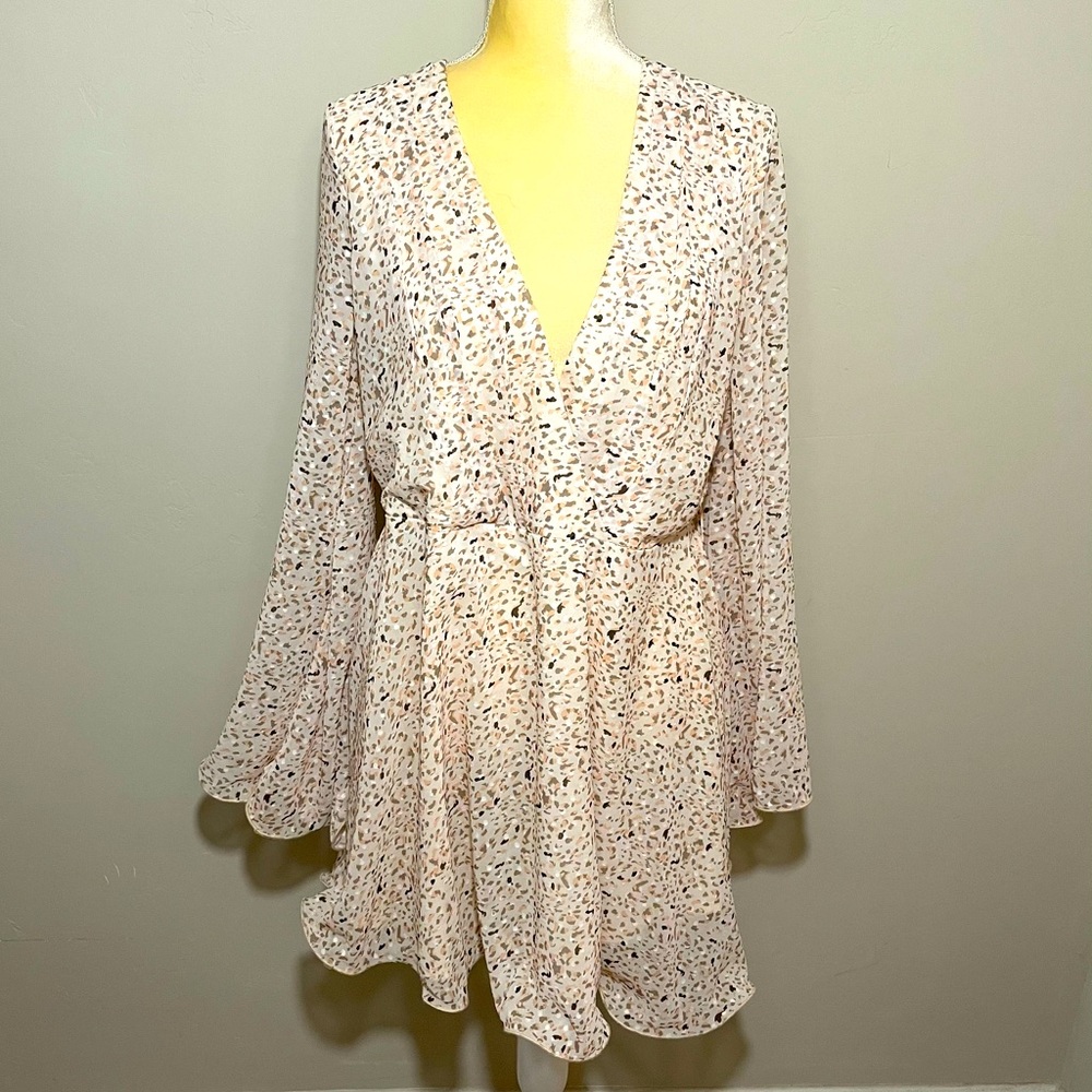 Saints & Secrets short dress long sleeves pastel leopard terrazzo